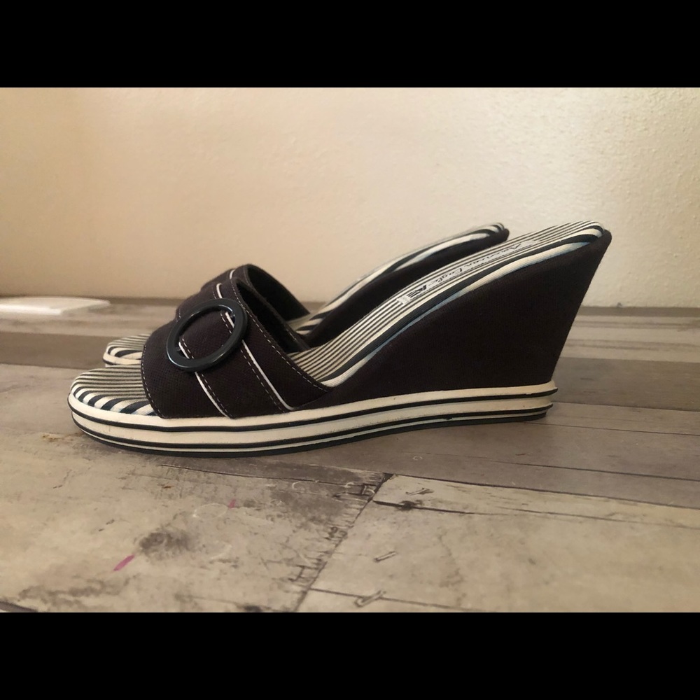 American Eagle Wedges